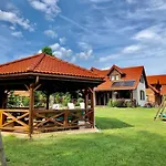 Wypoczynek Pod Lipami Bed and Breakfast