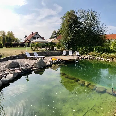 Wypoczynek Pod Lipami Frühstückspension 3*