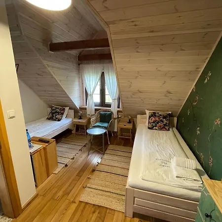 Bed & Breakfast Wypoczynek Pod Lipami