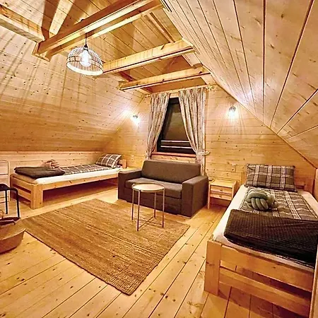 Wypoczynek Pod Lipami Bed & Breakfast 3*